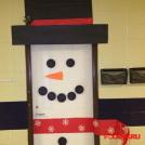 Фото 20 идей креативного оформления дверей на Новый Год и Рождество из раздела /