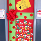 Фото 20 идей креативного оформления дверей на Новый Год и Рождество из раздела /