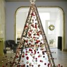 Новогодняя елка своими руками из стремянки