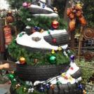 Уличная новогодняя елка своими руками из старых покрышек